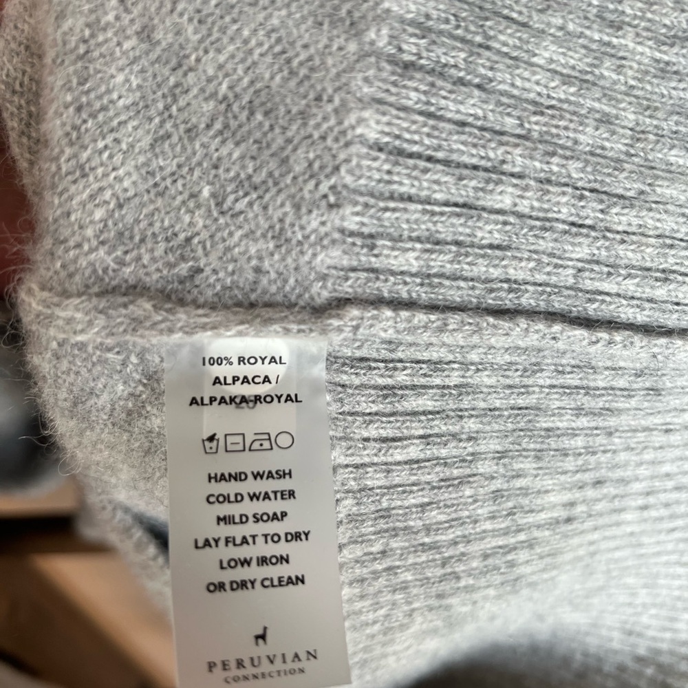 Peruvian Connection Alpaca Light Gray Knit Luxury Designer Sweater - Picture 3 of 3
